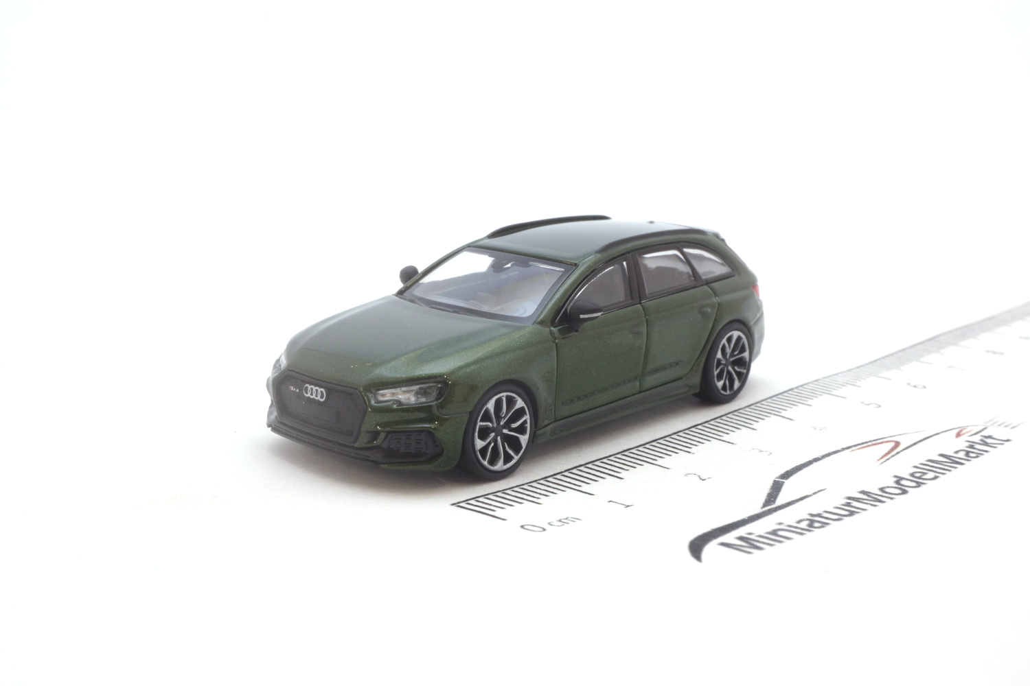 Minichamps 870018210 Audi RS4 Avant - Grün Metallic - 2018 1:87