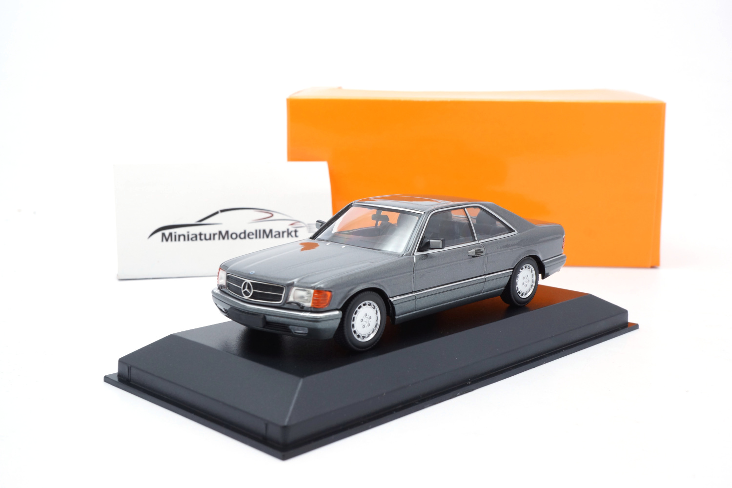 Minichamps 940035122 Mercedes-Benz 560 SEC - grau metallic - 1986 1:43