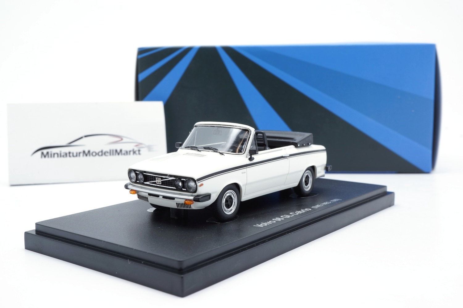 Avenue43 60117 Volvo 66 GL Cabrio - white 1:43