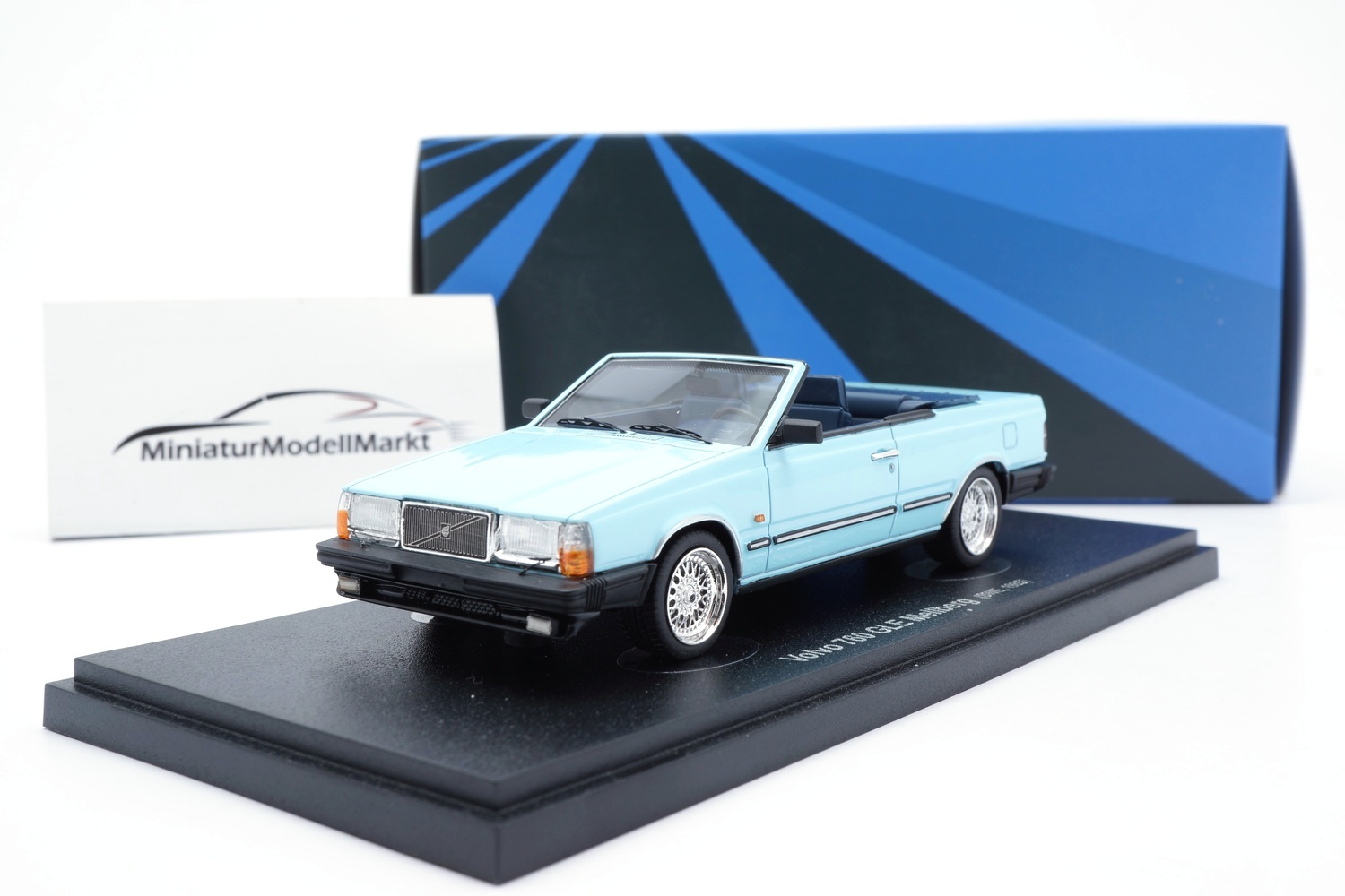 Avenue43 60135 Volvo 760 GLC Cabrio hellblau/ light blue 1:43