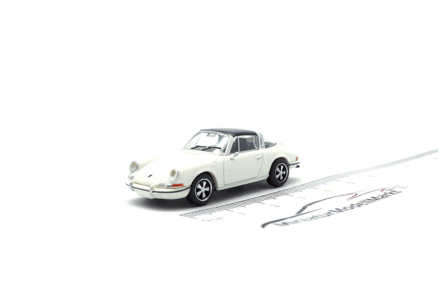 Brekina BRE16271 Porsche 911 Targa - weiss - Vorbestellung 1:87