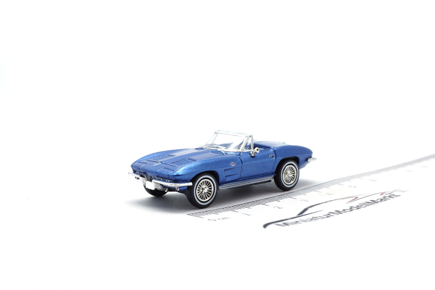 Brekina BRE18028 Chevrolet Corvette C2 Cabrio - blau (Metallic) 1:87