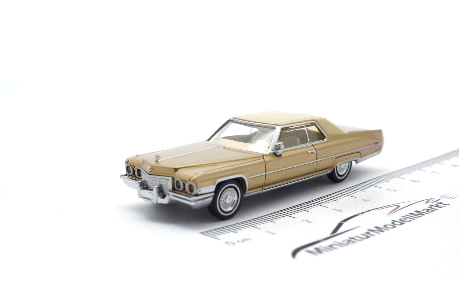 Brekina BRE18126 Cadillac Coupe deVille - gold (Metallic) , beige - Vorbestellung 1:87