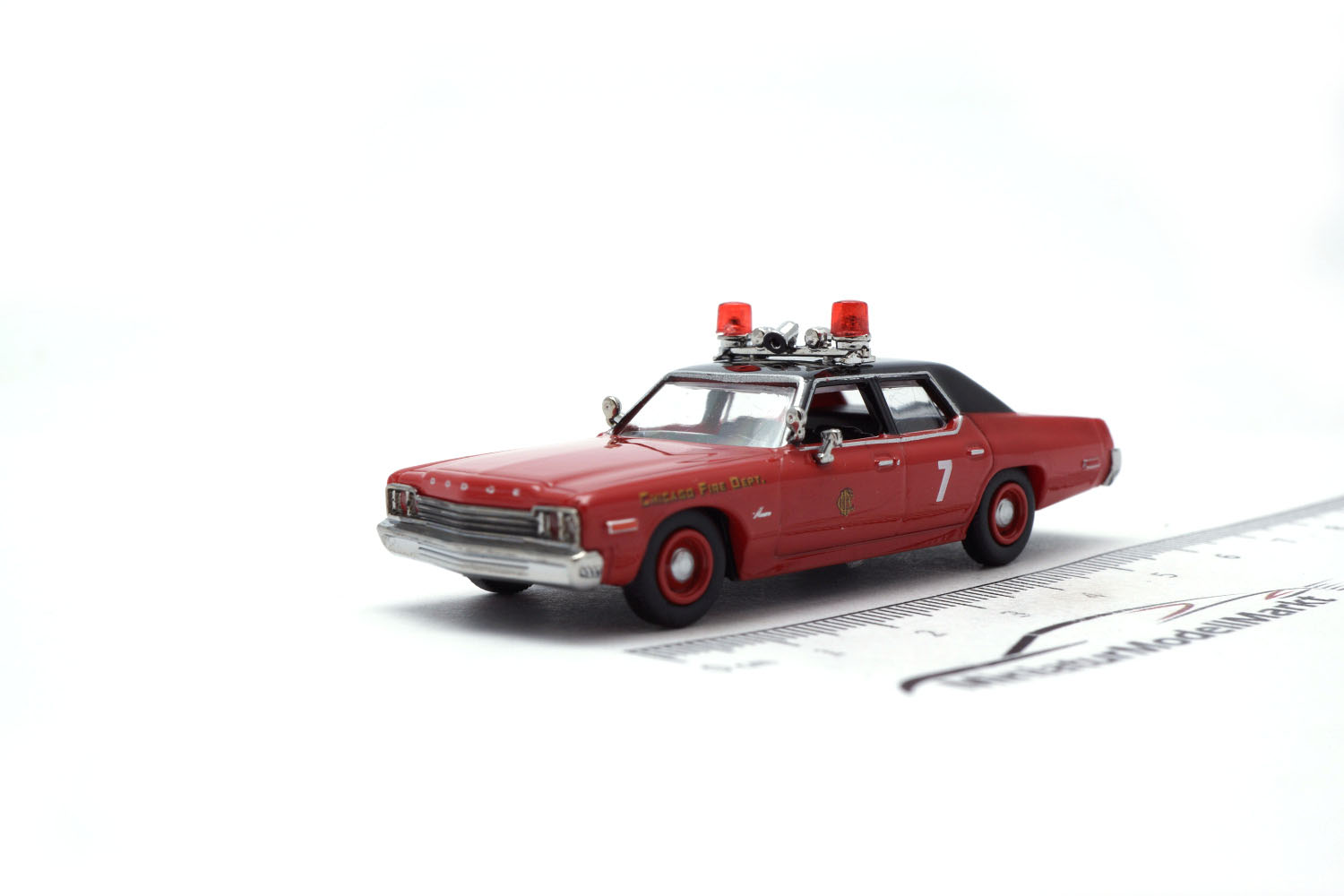 Brekina 18157 Dodge Monaco - Chicago Fire Dept.  1:87