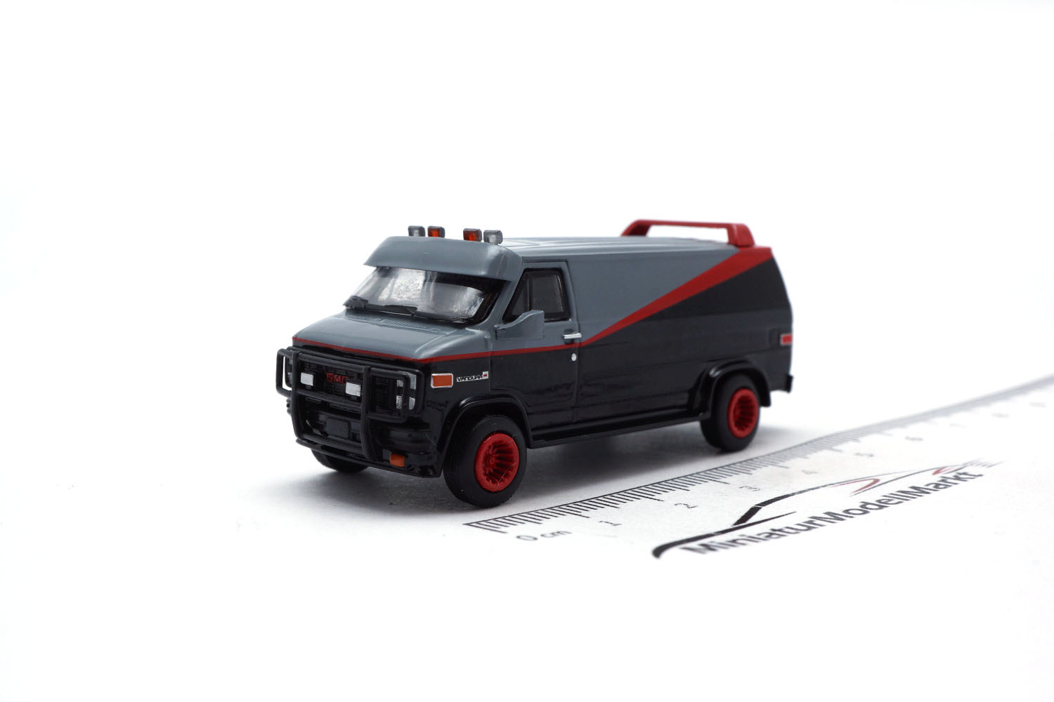 Brekina BRE18250 GMC Vandura - schwarz , rot - Vorbestellung 1:87