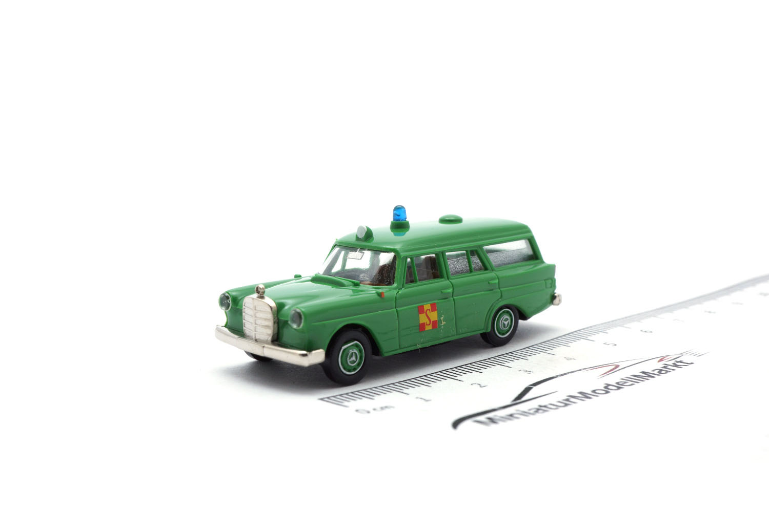 Brekina 18752 Mercedes-Benz 1900 KTW 
