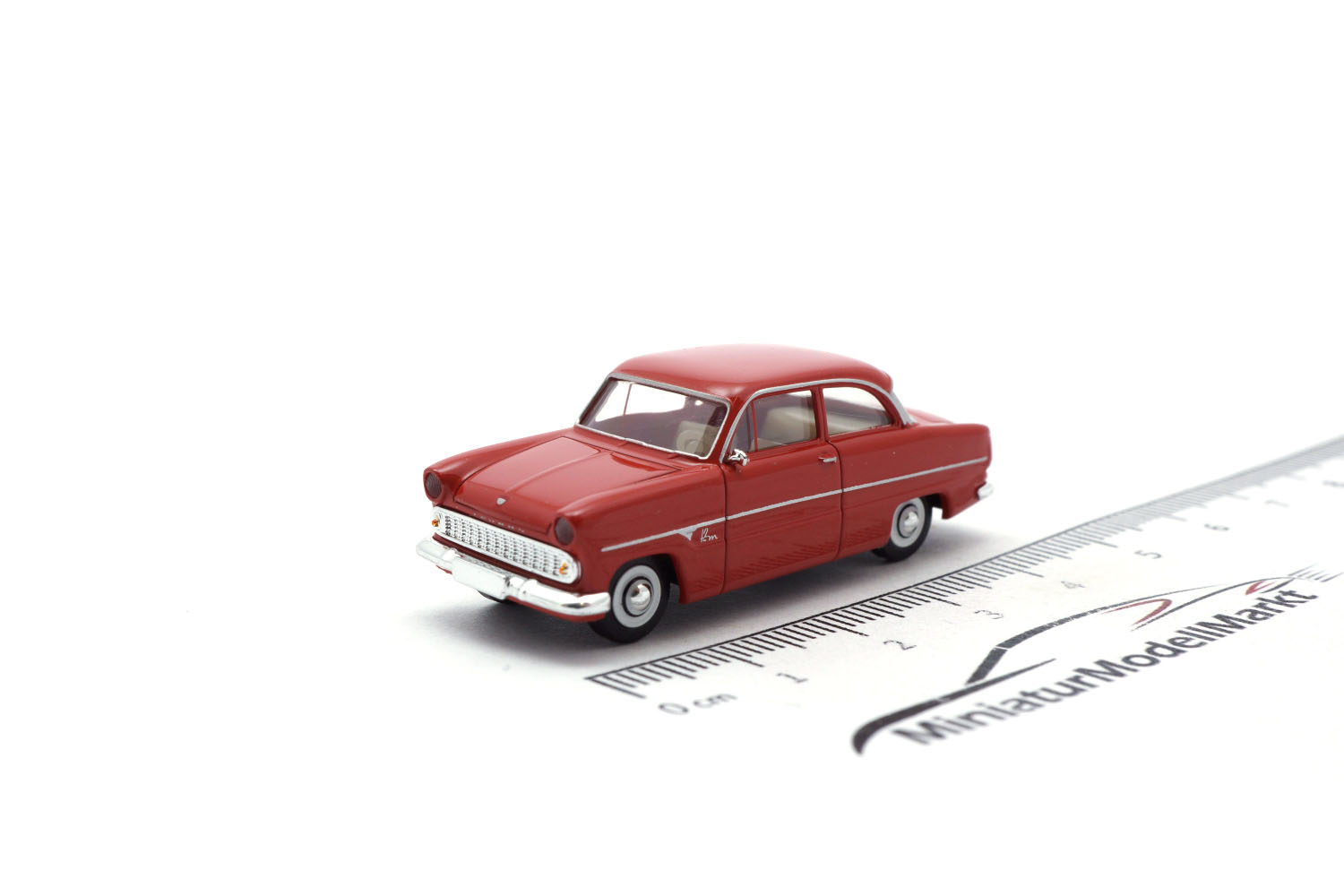 Brekina 19300 Ford 12M - Rot 1:87