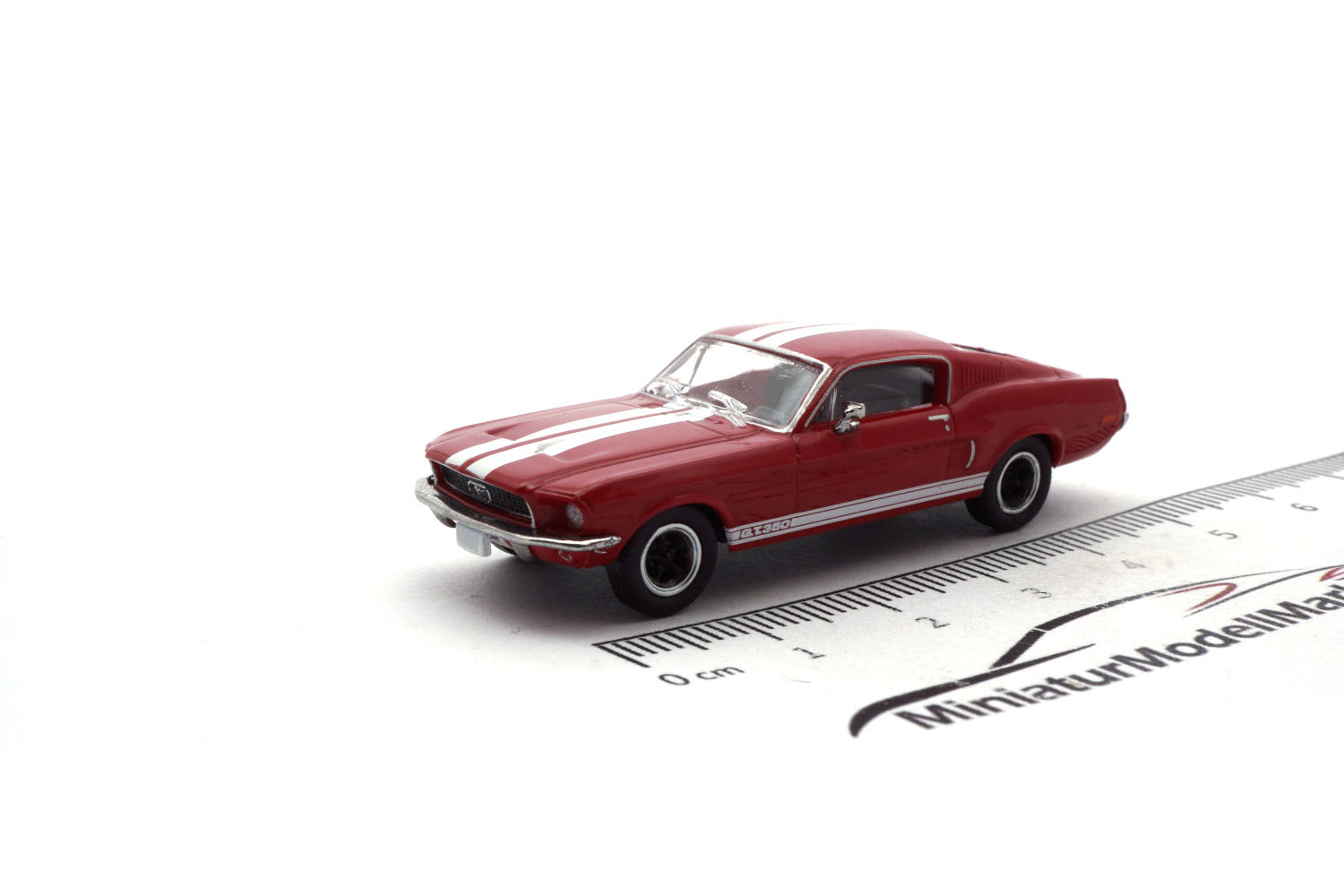 Brekina 19605 Ford Mustang GT 350 Fastback - rot - weiss 1:87