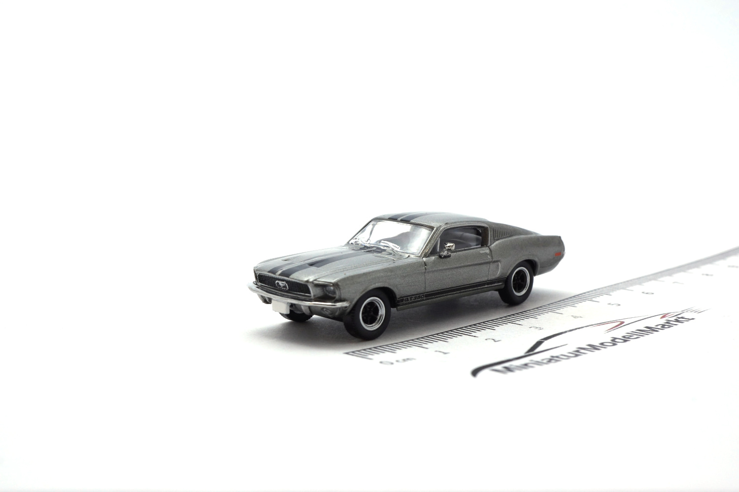 Brekina BRE19607 Ford Mustang GT 350 Fastback - grau (Metallic) , schwarz 1:87