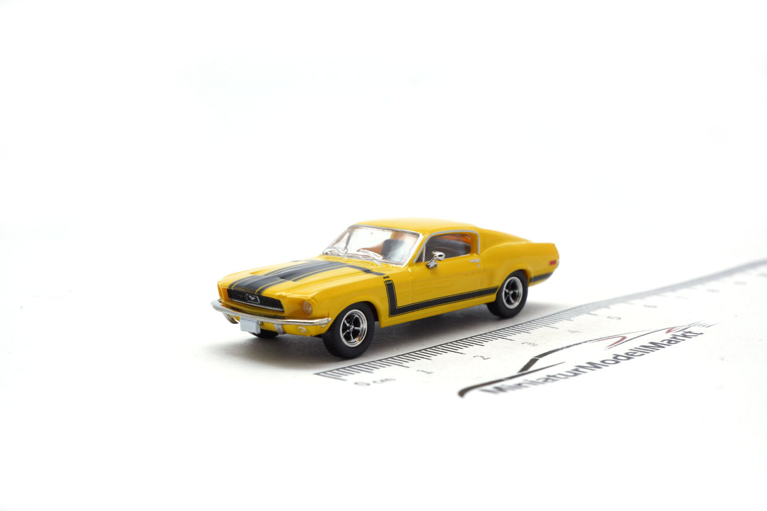 Brekina 19611 Ford Mustang Fastback - gelb 1:87