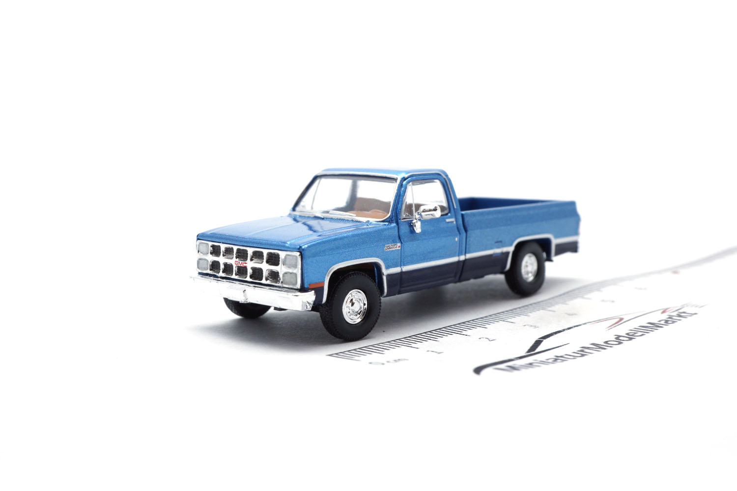 Brekina 19661 GMC Sierra Grande - hellblau (Metallic)  1:87