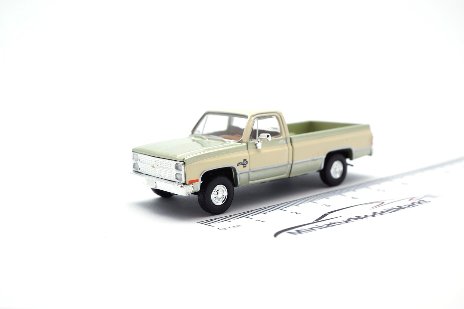 Brekina BRE19695 Chevrolet C 10 - hellgrün (Metallic) , hellbeige 1:87
