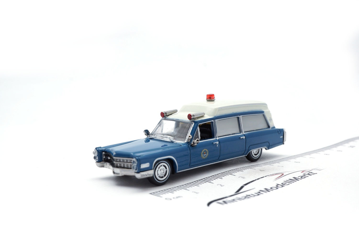Brekina 19781 Cadillac Miller Meteor Ambulance - FBI 1:87