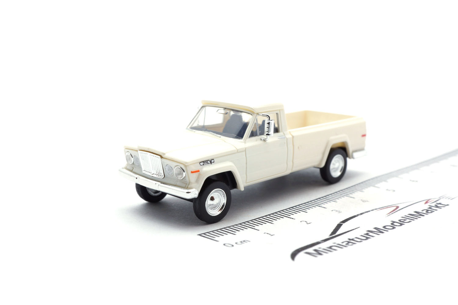 Brekina 19801 Jeep Gladiator 1962 - weiß 1:87