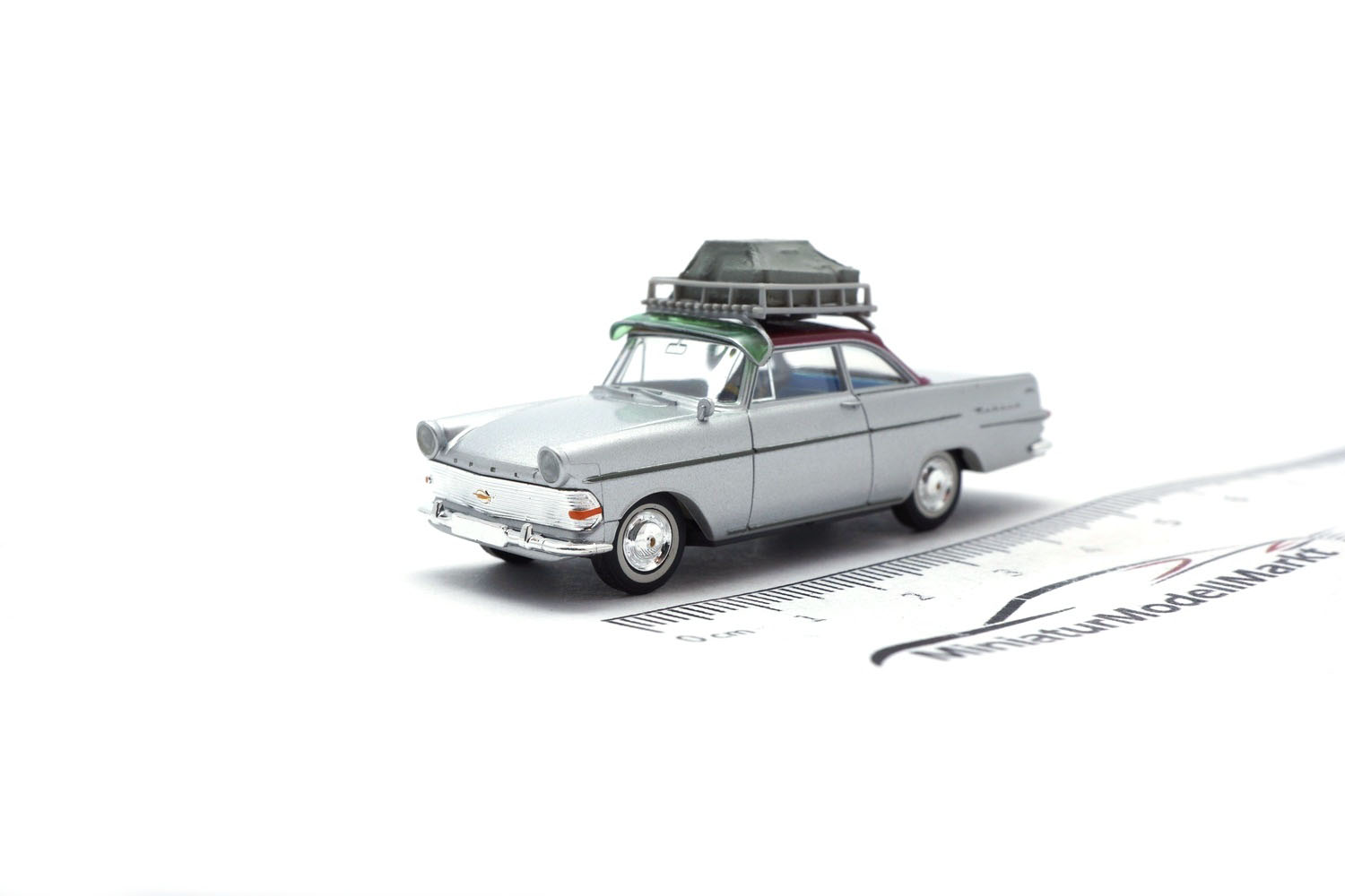 Brekina 20129 Opel Rekord P2 Coupe mit Dachgepäck 1:87