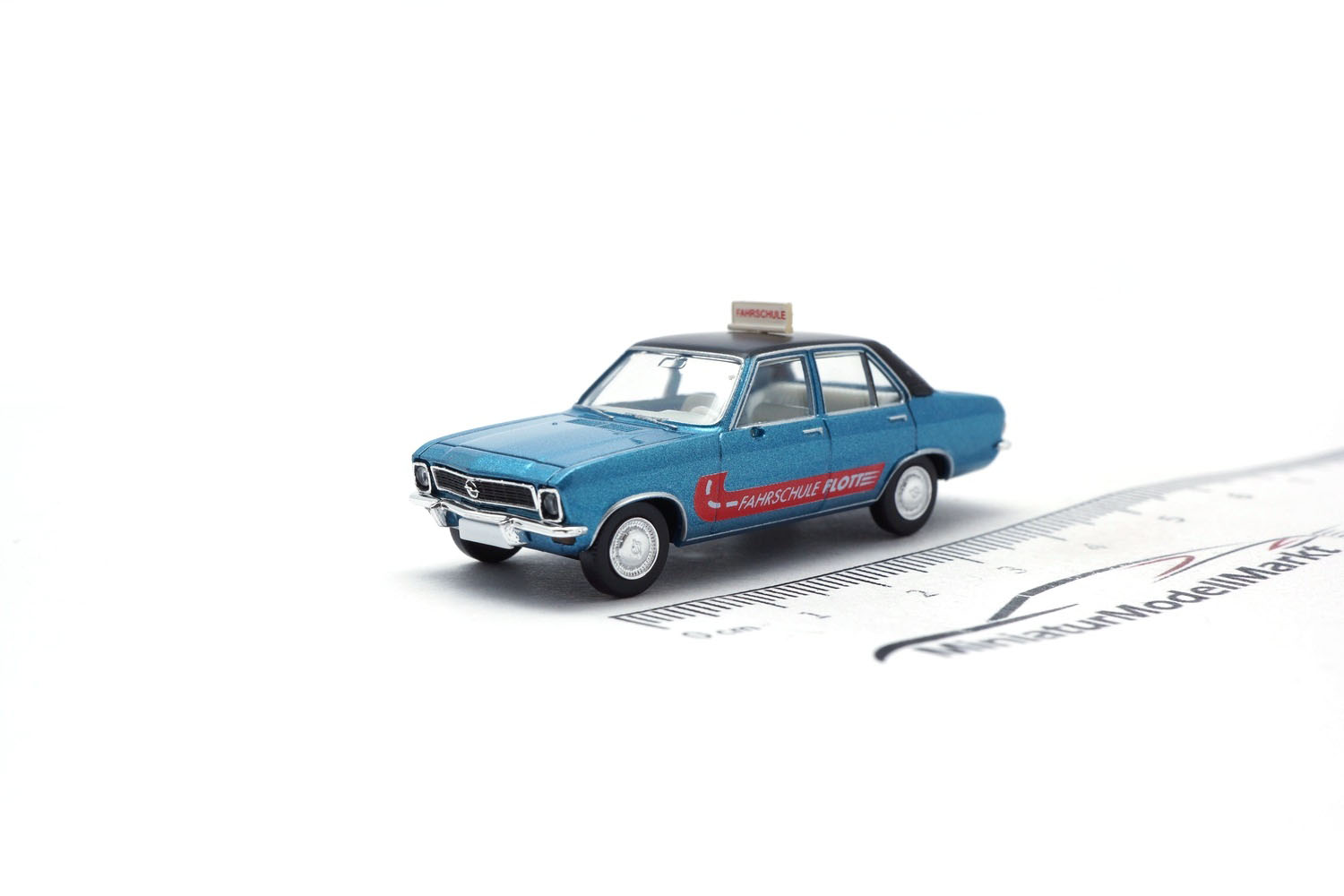 Brekina 20384 Opel Ascona A 