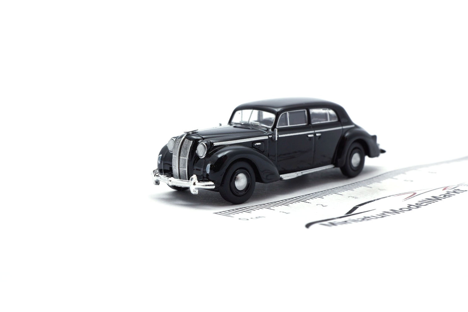 Brekina 20450 Opel Admiral - schwarz 1:87