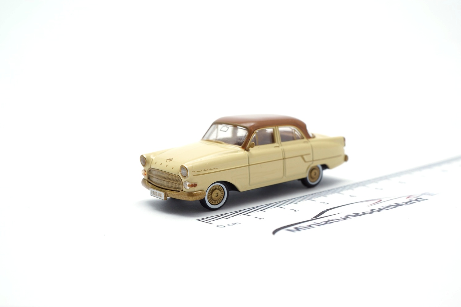 Brekina BRE20885 Opel Kapitän - 2000000 1:87