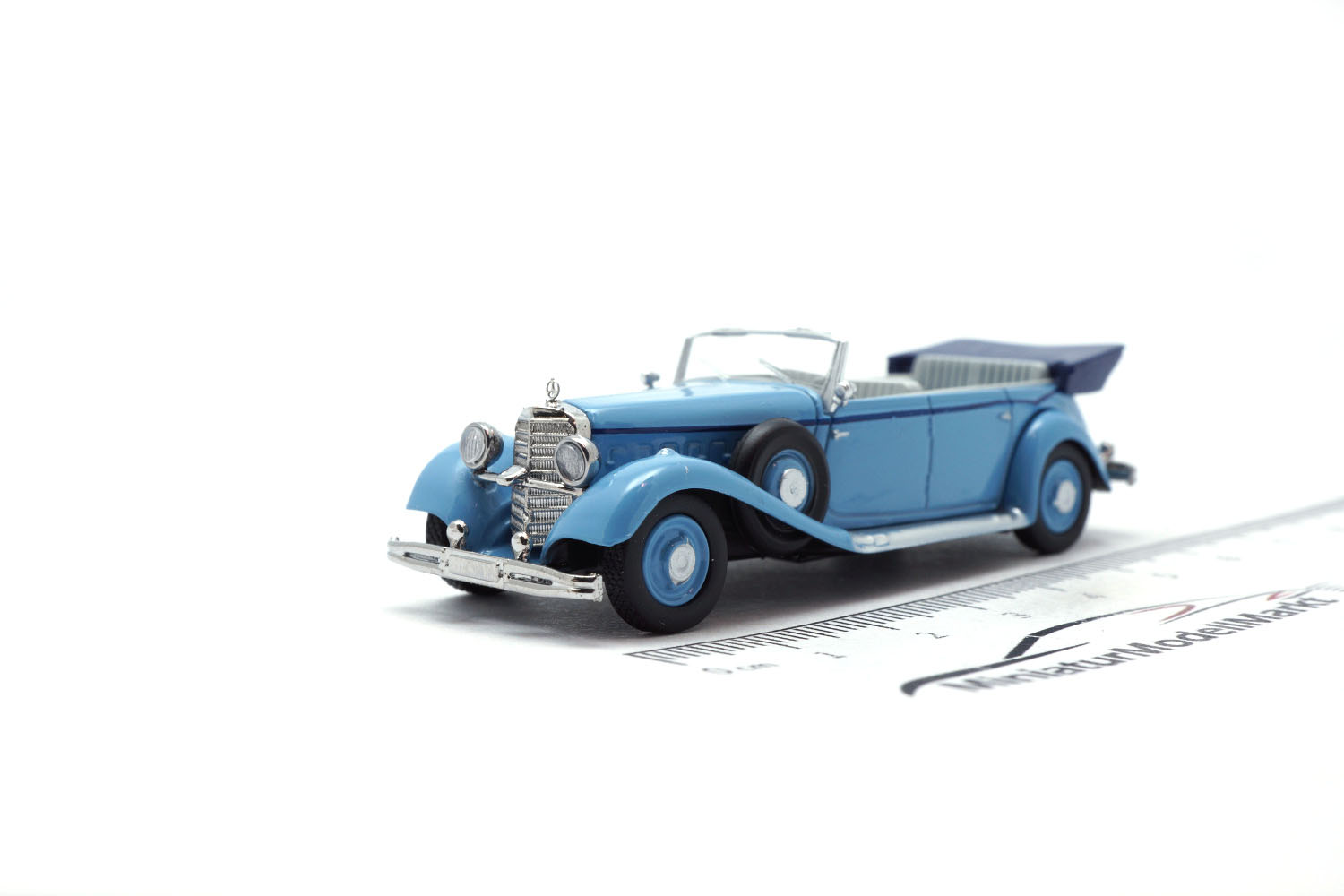Brekina BRE21057 Mercedes 770 K - hellblau 1:87
