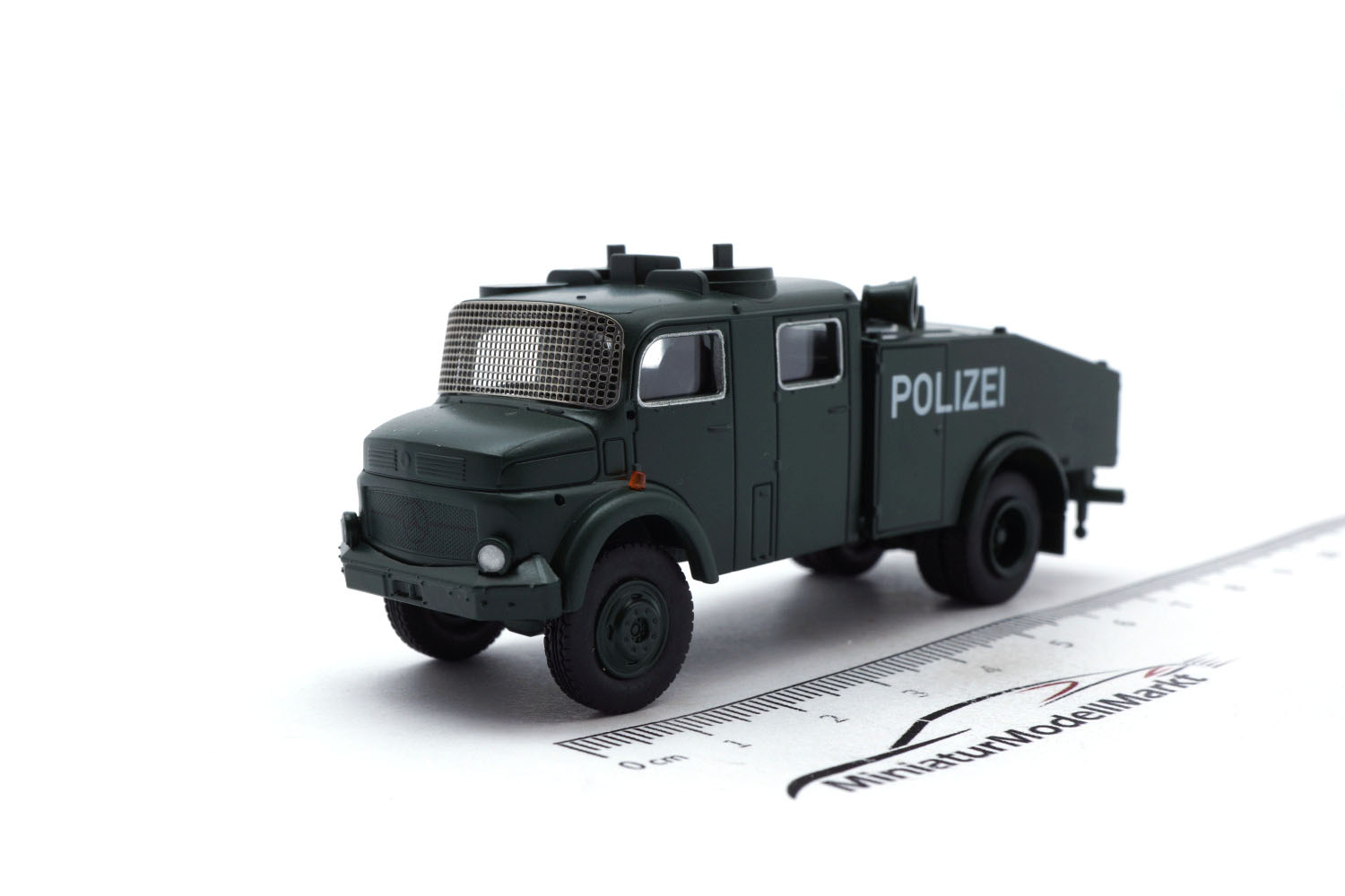Brekina BRE47180 Mercedes LA 1113 Wasserwerfer - dunkelgrün - Polizei 1:87