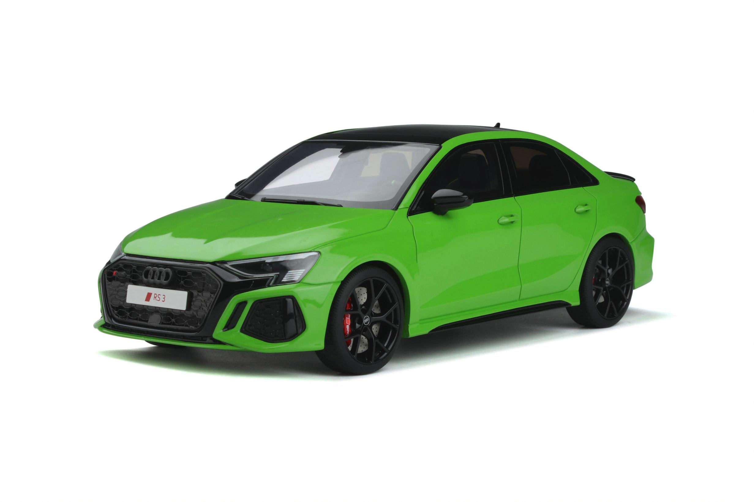 GT-Spirit GT414 Audi RS3 Limousine - grün - 2021 1:18