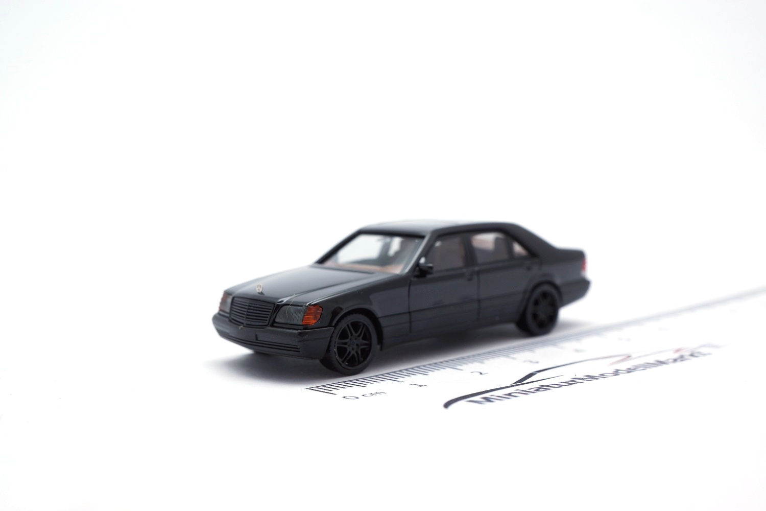 Herpa 020947-002 Mercedes-Benz 600 SEL V12 mit Brabus-Felgen, schwarz 1:87