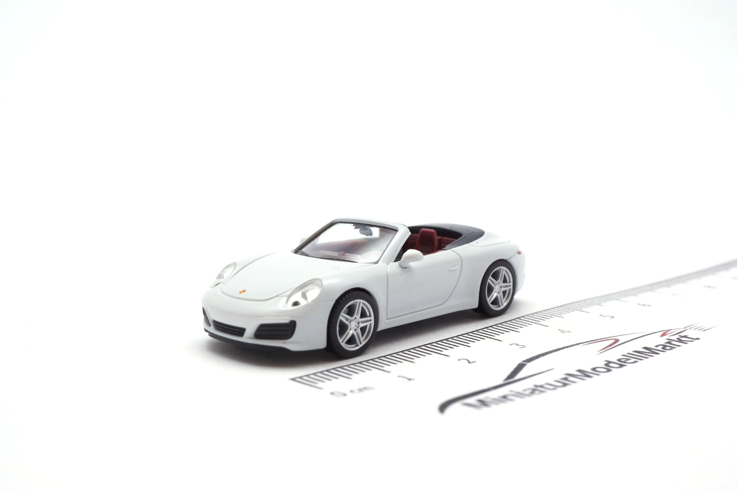Herpa 038843-002 Porsche 911 Carrera 2 Cabrio (991.2) - carraraweiß 1:87