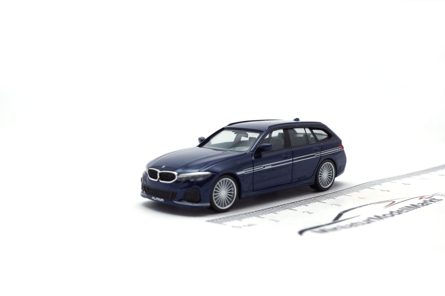 Herpa 430906-002 BMW Alpina B3 (G21) Touring, tansanitblau metallic 1:87