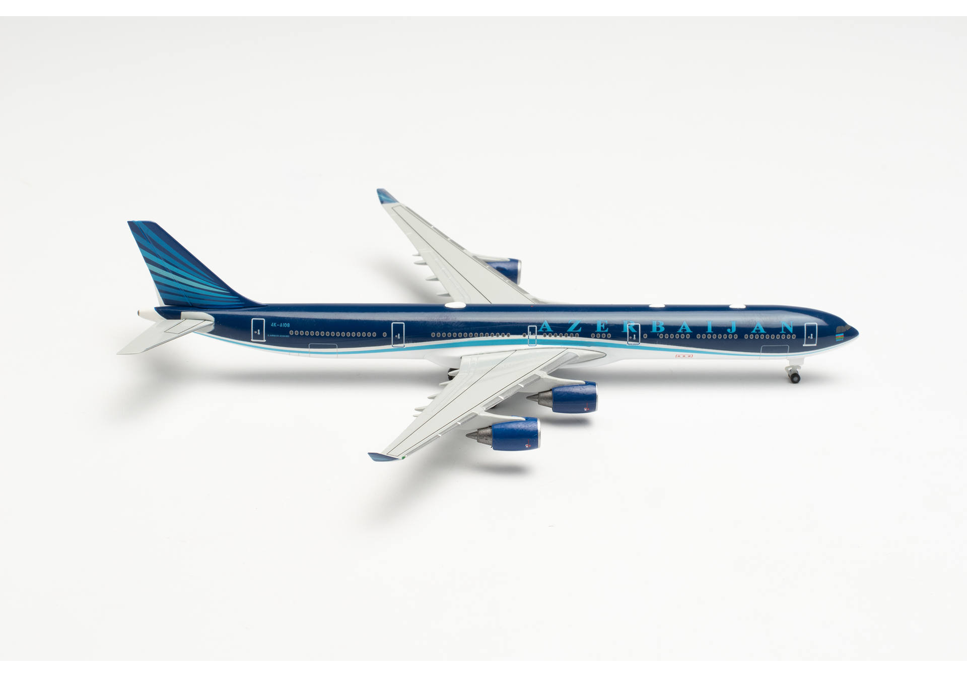 Herpa 535762 Azerbaijan Airlines Airbus A340-600 4K-AI08 Baku-8 1:500