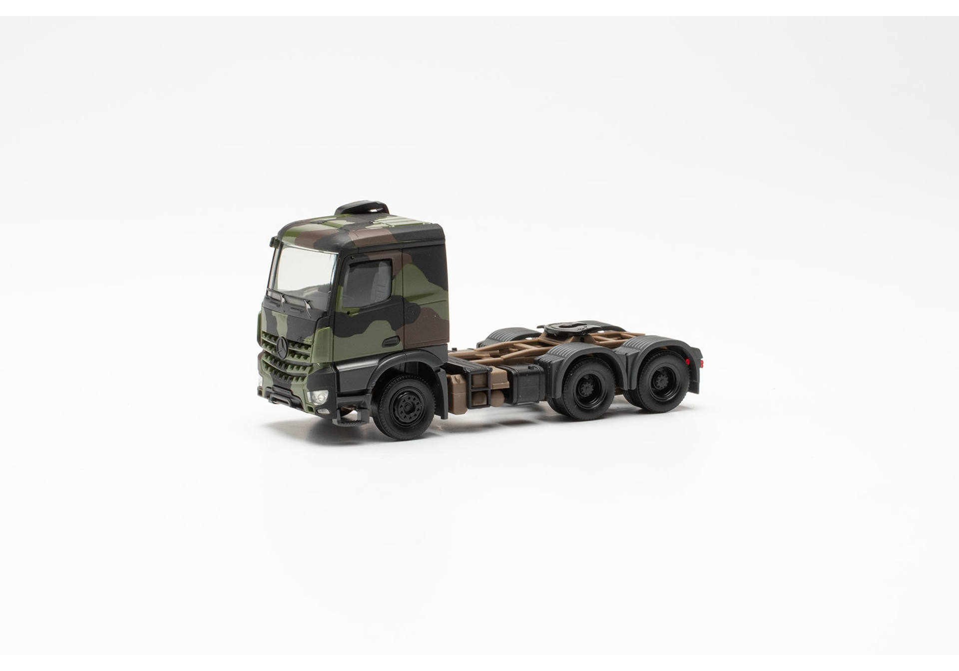 Herpa 747028 Mercedes-Benz Arocs 6x4 Zugmaschine 