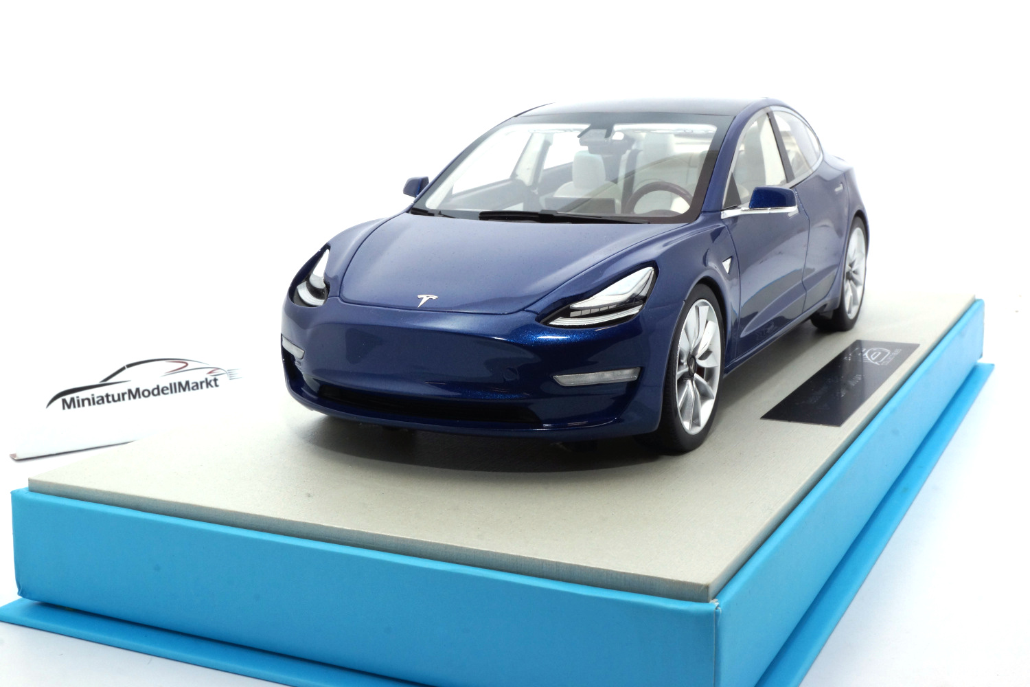 LS Collectibles LS074A Tesla Model 3 - Blau - 2019 1:18