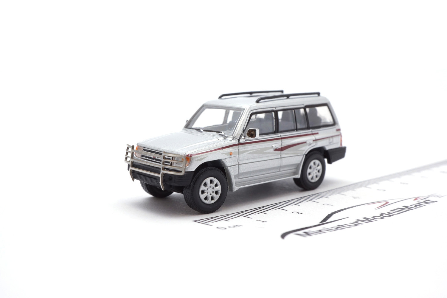 Micro City MC870006 Mitsubish Pajero - Silber 1:87