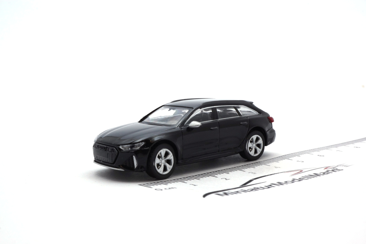 Minichamps 870010014 Audi RS6 Avant (C8) - Schwarz Metallic - 2019 1:87