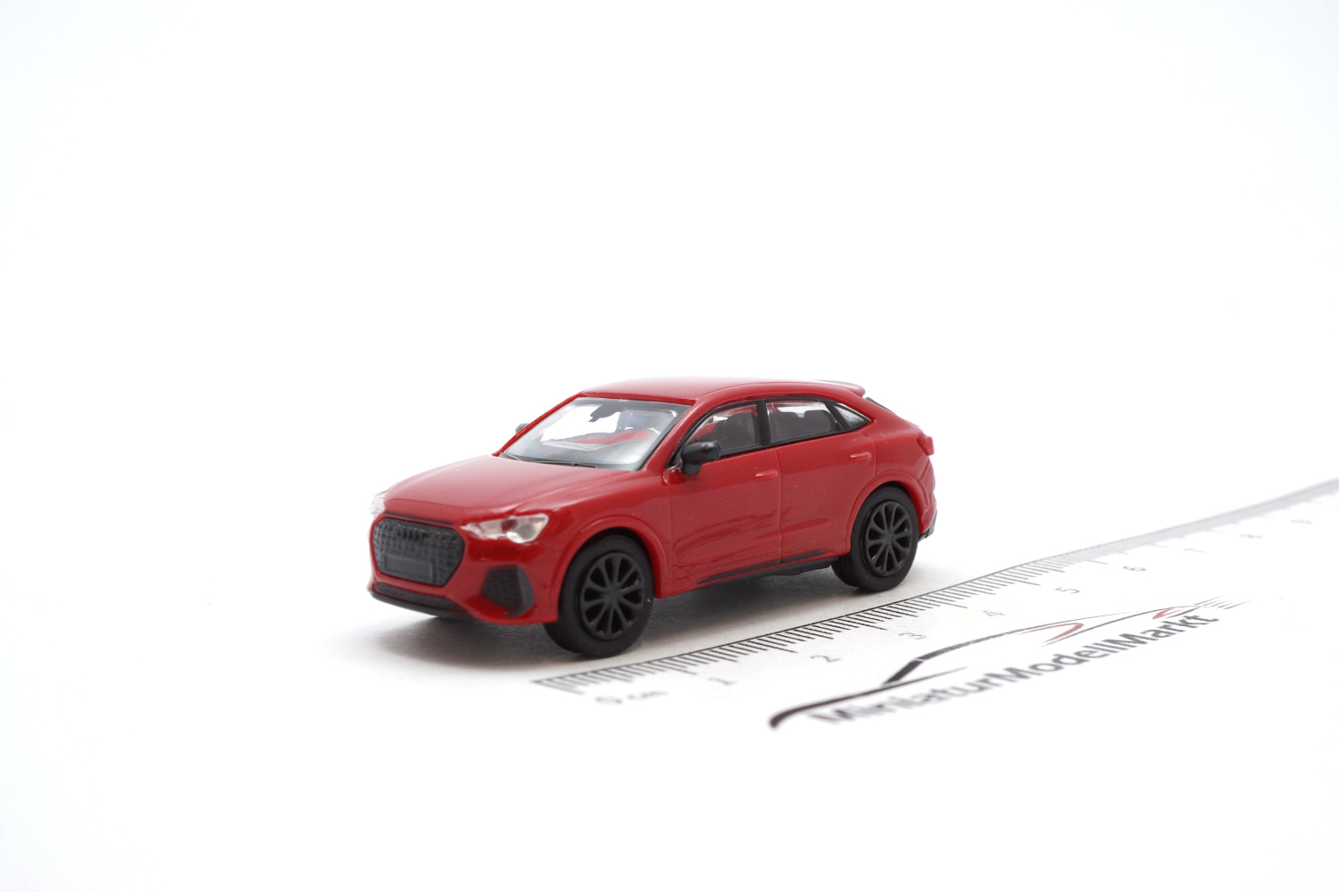 Minichamps 870010100 Audi RS Q3 Sportback - Rot Metallic - 2019 1:87