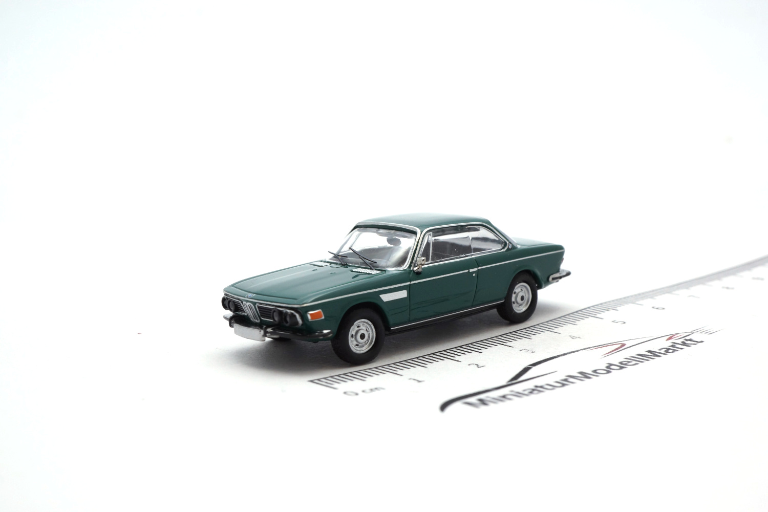 Minichamps 870020021 BMW 2800 CS (E9) - dunkelgrün - 1968 1:87