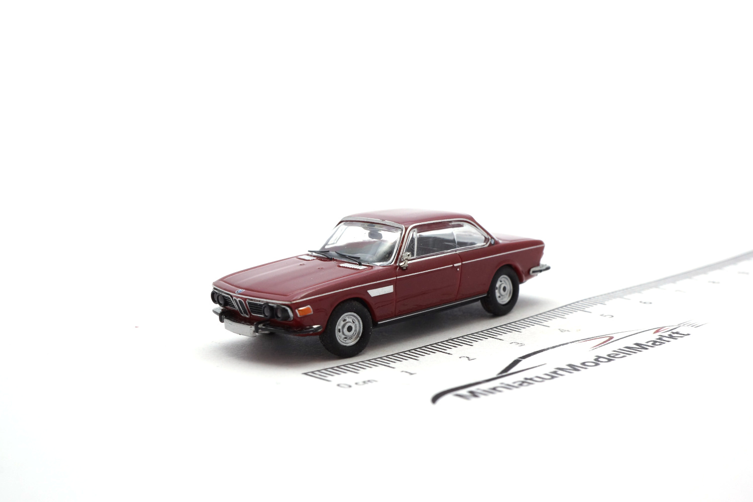 Minichamps 870020022 BMW 3.0 CSi (E9) - dunkelrot metallic - 1971 1:87