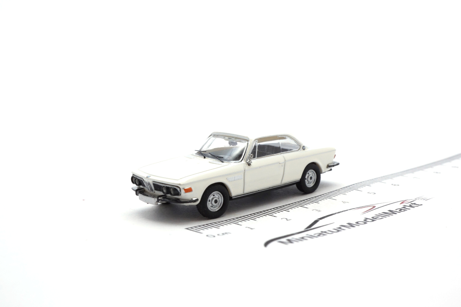 Minichamps 870020024 BMW 2800 CS (E9) - weiß - 1968 1:87