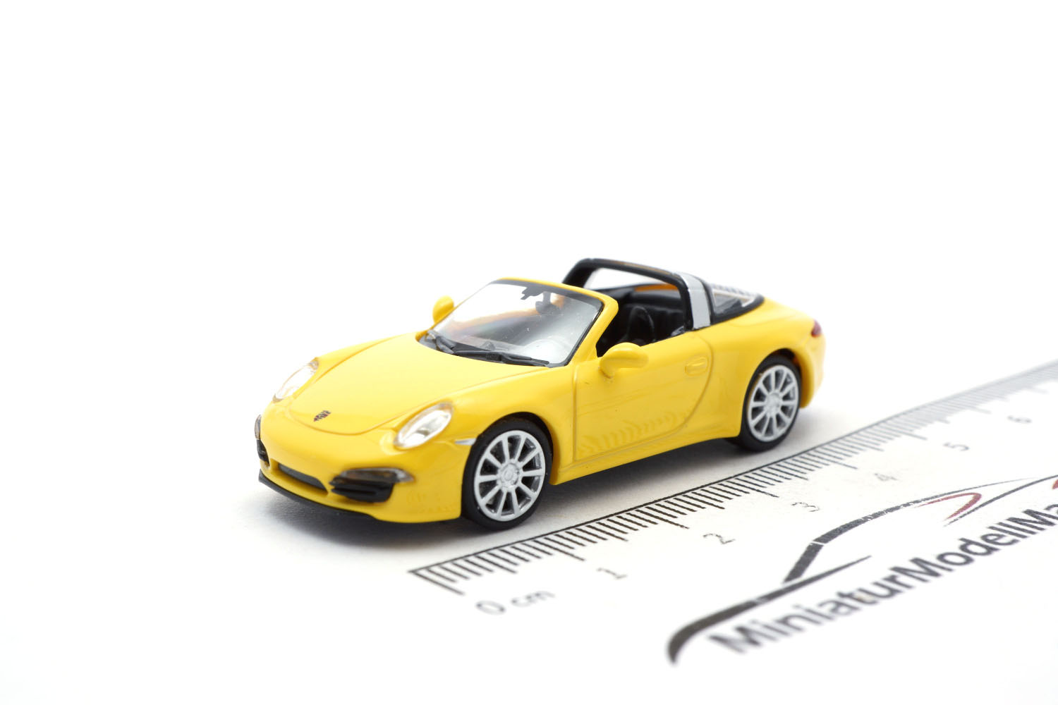 Minichamps 870068040 Porsche 911 (991) Targa - Gelb - 2014 1:87