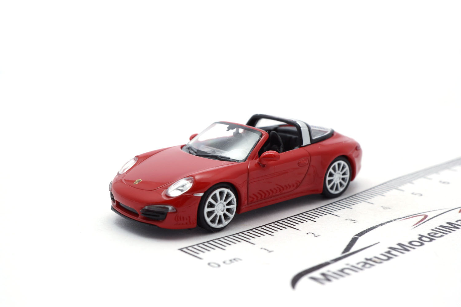 Minichamps 870068041 Porsche 911 (991) Targa - Rot - 2014 1:87