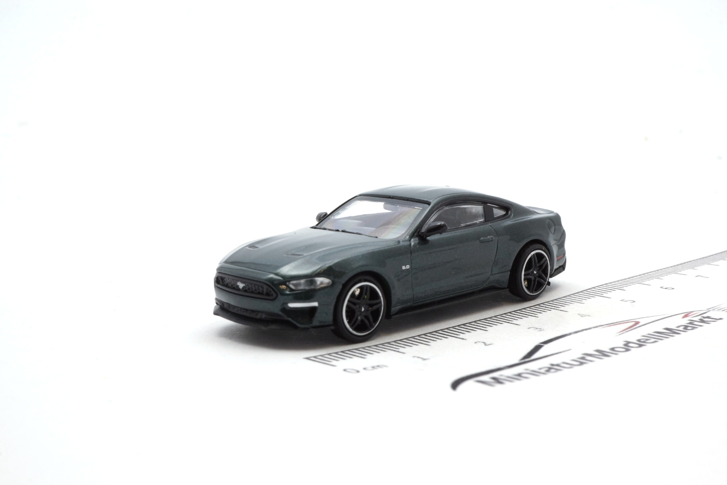 Minichamps 870087025 Ford Mustang - Dunkelgrün Metallic (Bullit) - 2018 1:87