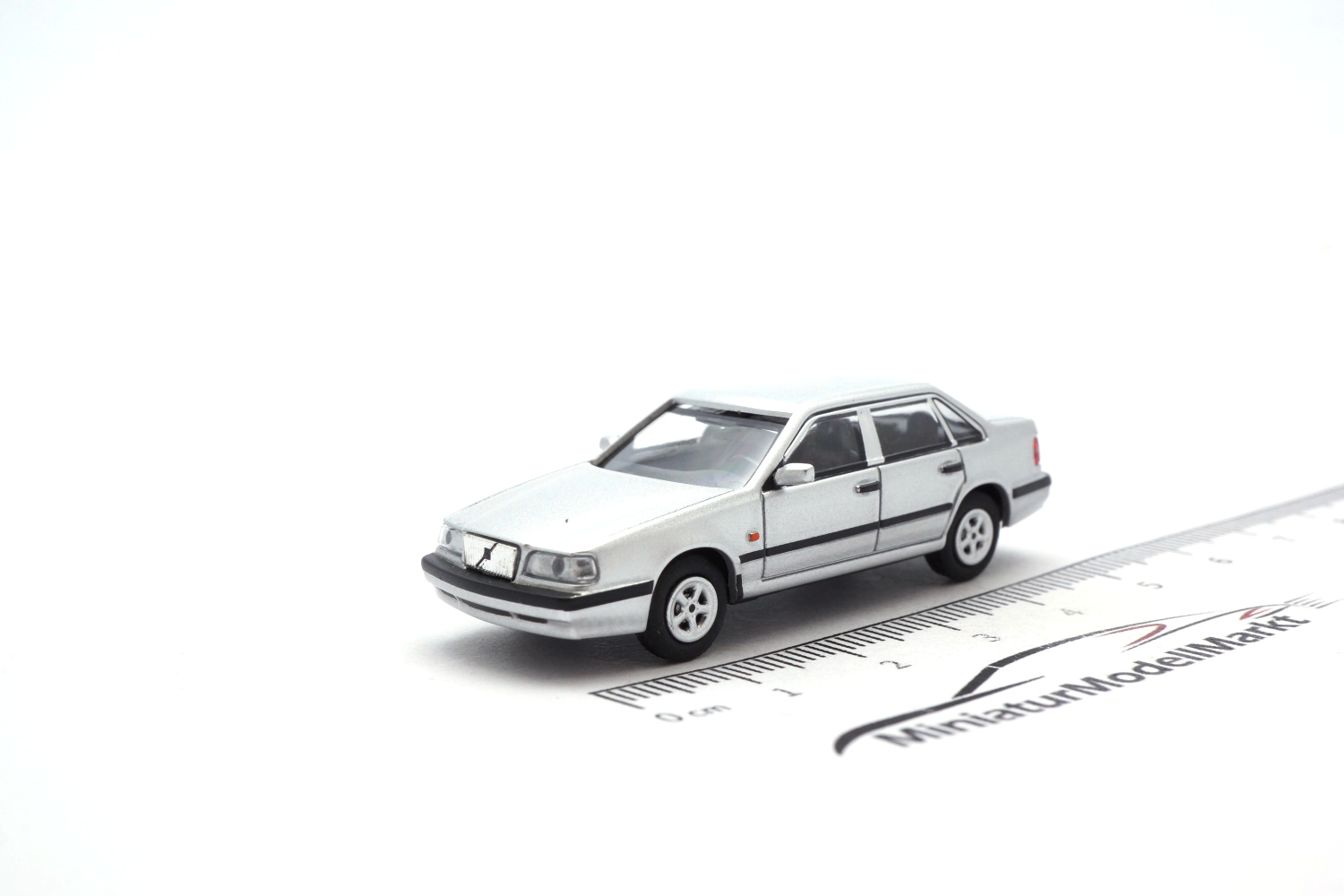 Minichamps 870171101 Volvo 850 Saloon - Silber - 1994 1:87