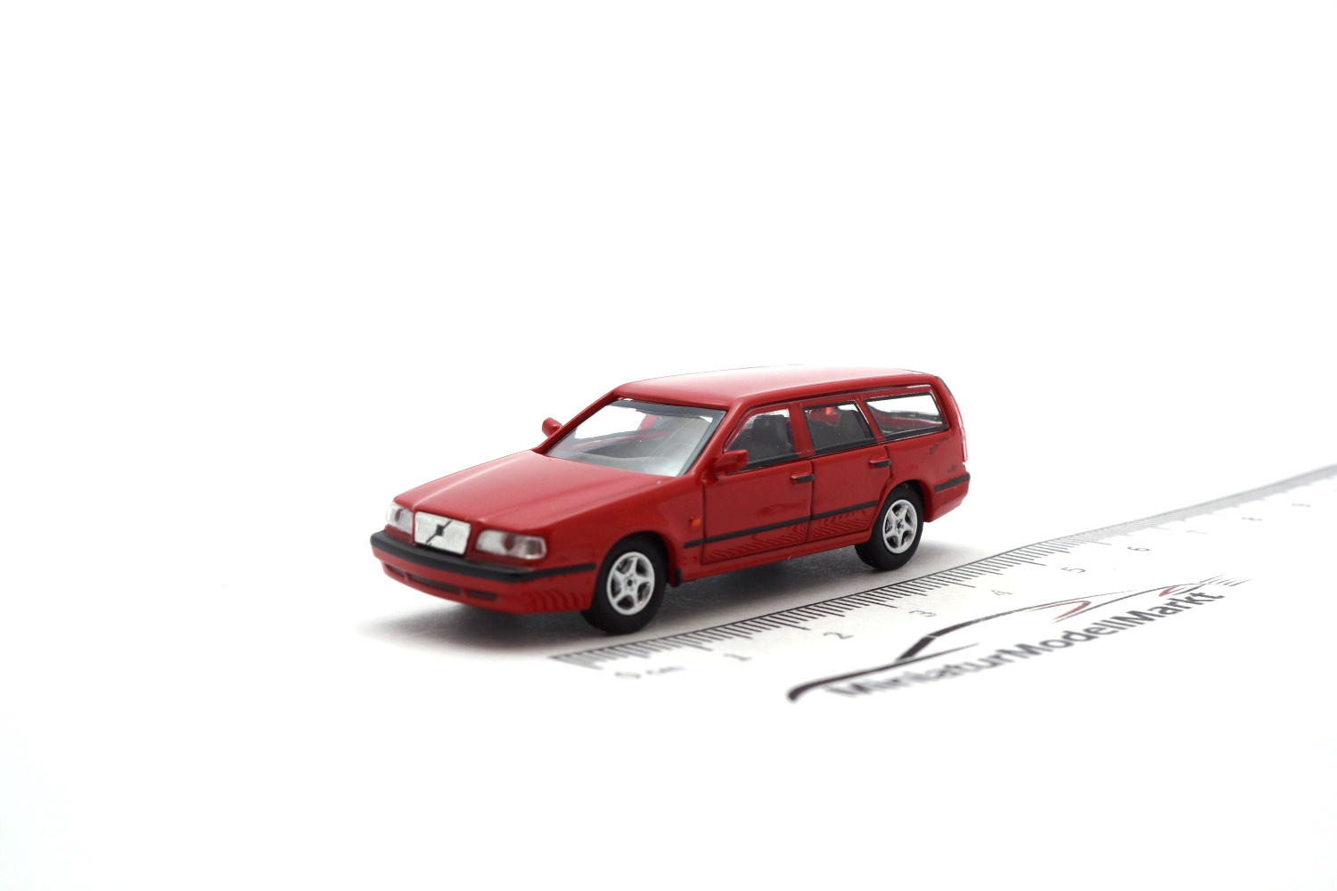 Minichamps 870171110 Volvo 850 Break - Rot - 1994 1:87