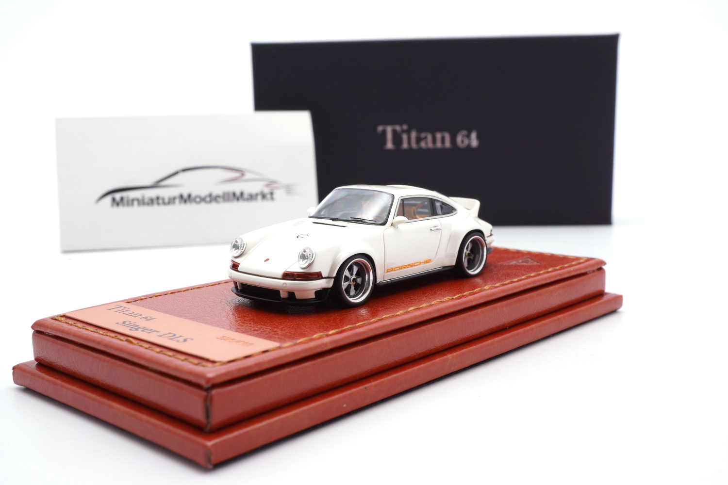 MakeUp/Titan64 TM004A Porsche Singer DLS - Pearl White - 2018 1:64