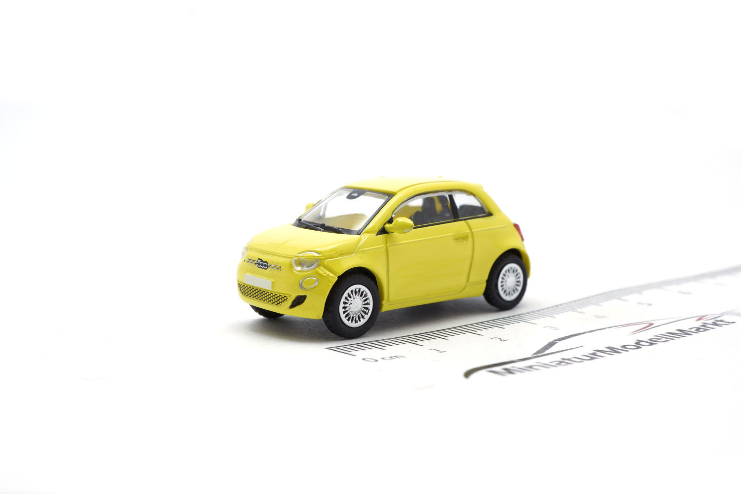 PCX87 PCX870562 Fiat 500e - hellgelb 1:87