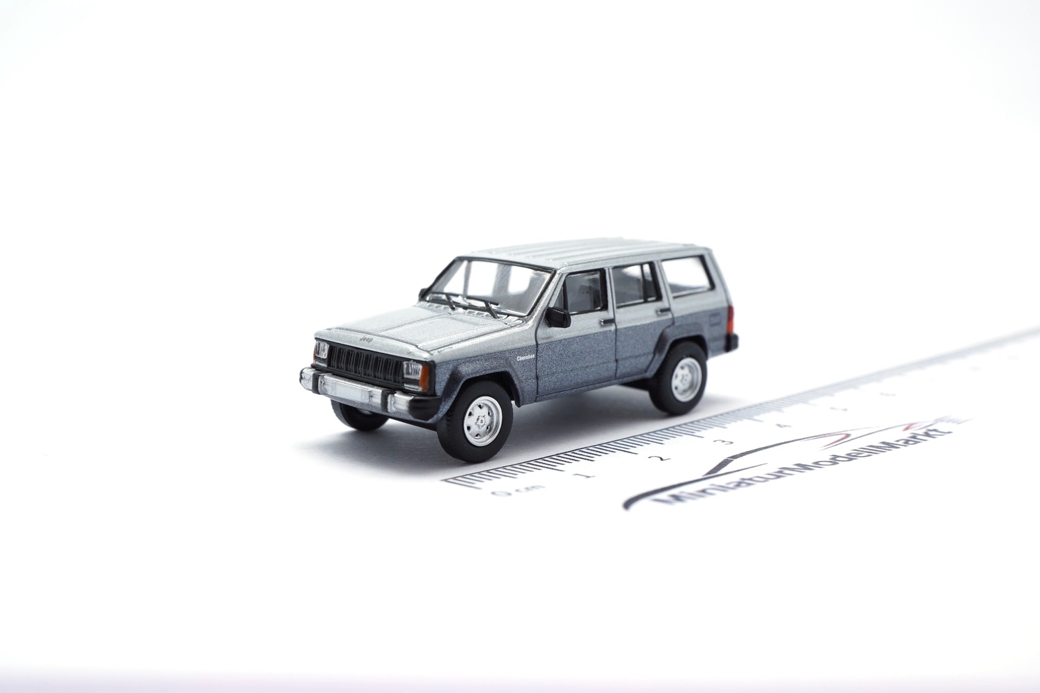 PCX87 PCX871150 Jeep Cherokee - grau (Metallic) 1:87