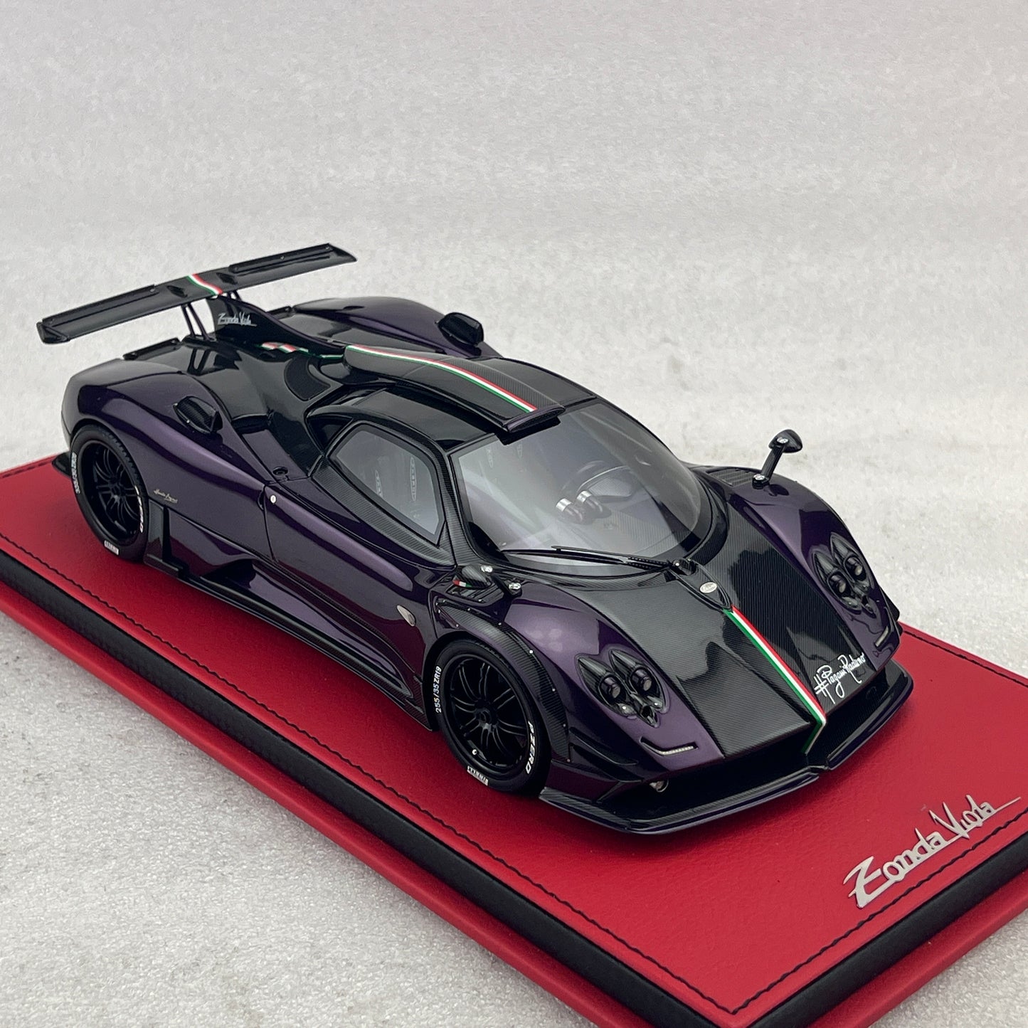 Peako 81505 Pagani Zonda 760 - Viola 1:18