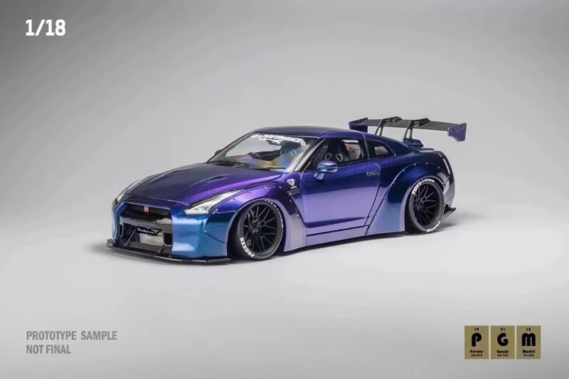 PGM 18102 Nissan GT-R R35 - Chameleon 1:18