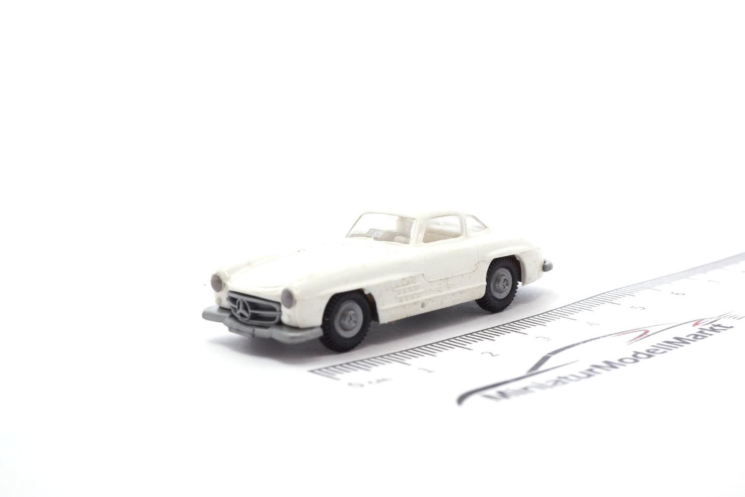 Praline 82508-03 Mercedes-Benz 300 SL - Weiß 1:87