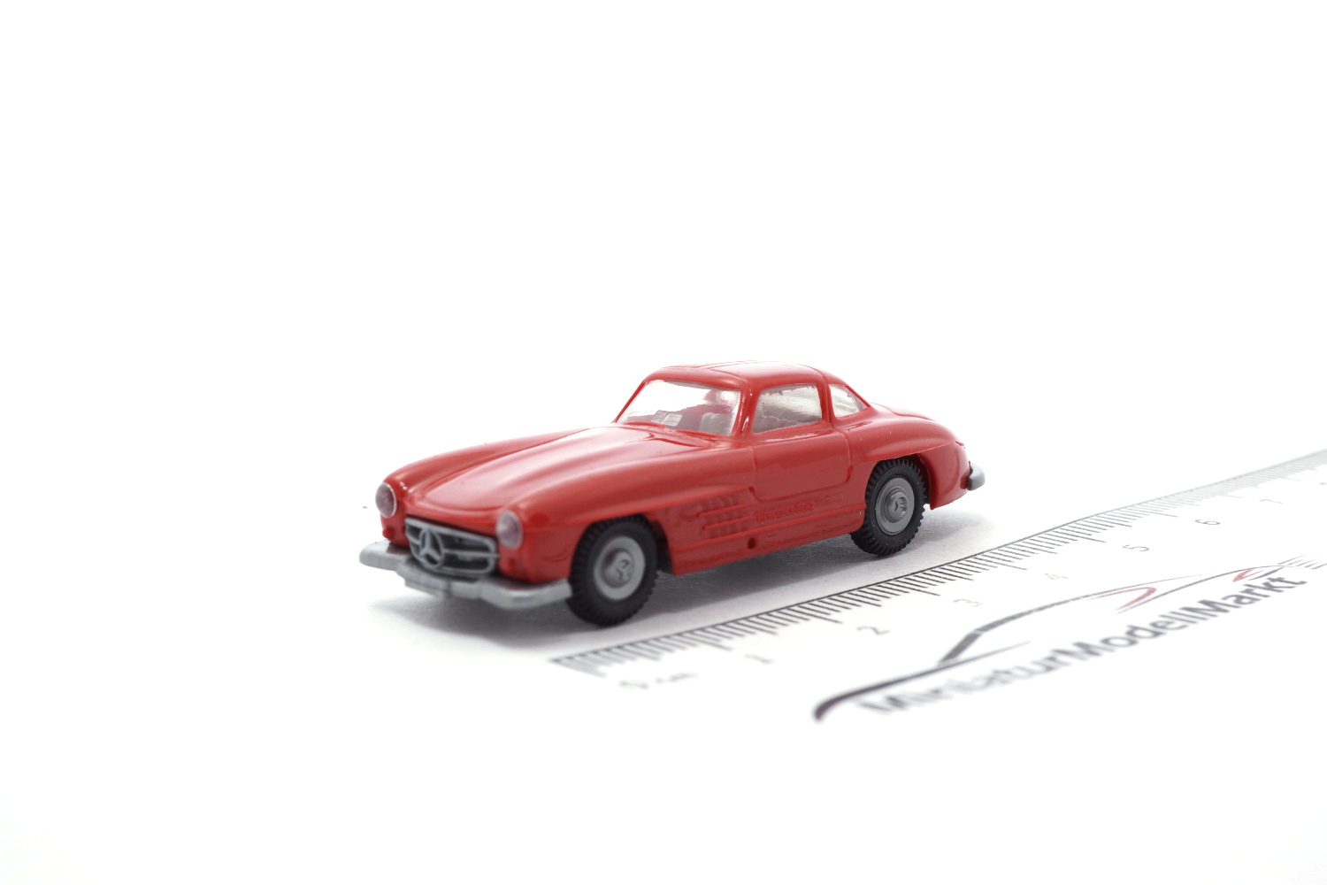 Praline 82508-04 Mercedes-Benz 300 SL - Dunkelrot 1:87