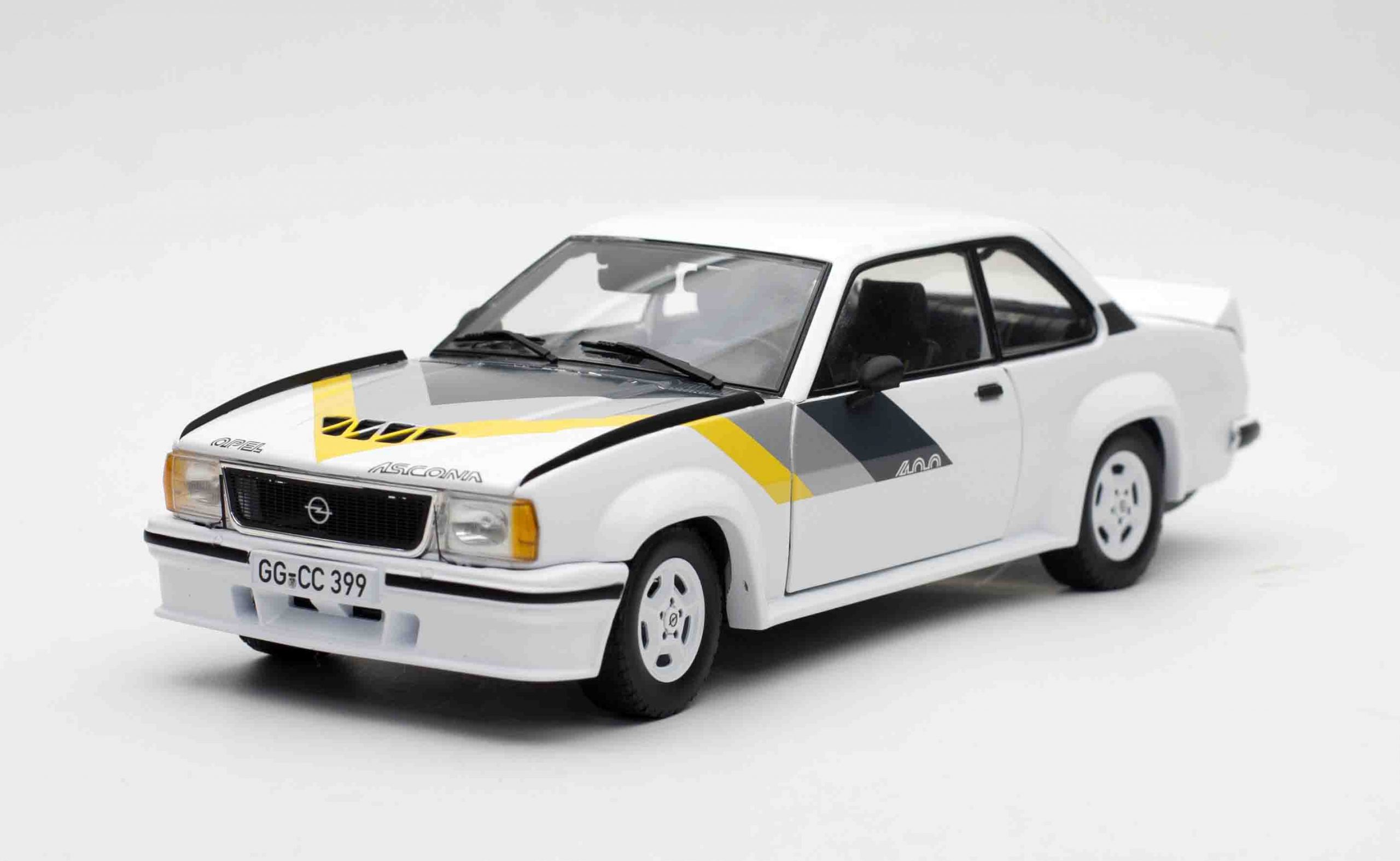 Sun Star SUN5399 Opel Ascona B 400 - weiss , Dekor - Vorbestellung 1:18